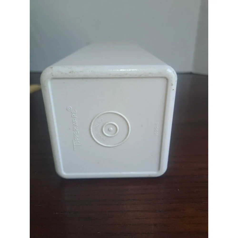 Vintage Tupperware Cheesekeeper With Lid 1696-8